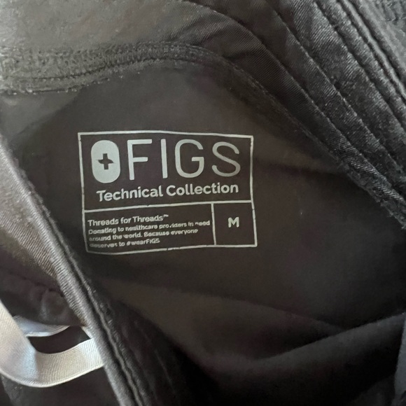 FIGS Scrub Sets Bundle - Picture 10 of 12